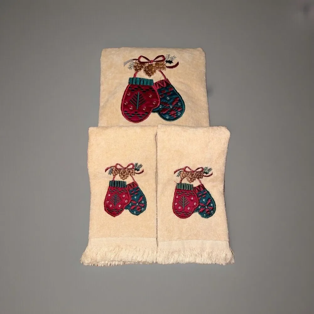 Vintage Embroidered Christmas Mittens Towel Set One Bath And Two Tea/Face Towels